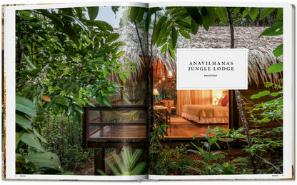 Dschungel Lodge im Amazonasgebiet mit Holzarchitektur, Flusslandschaft und intensiver Naturkulisse in Brasilien.