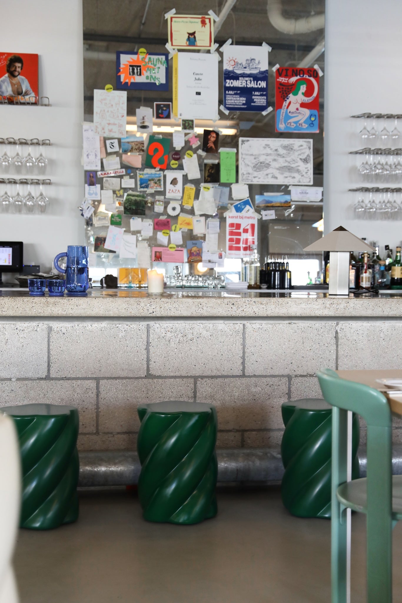 Bar Einrichtung - Design Hocker Marshmallow in grün von &amp;k Amsterdam