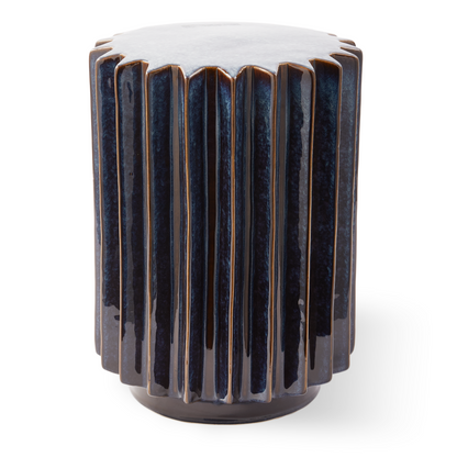 Tiefblauer OKRA Beistelltisch mit glänzender Keramikoberfläche