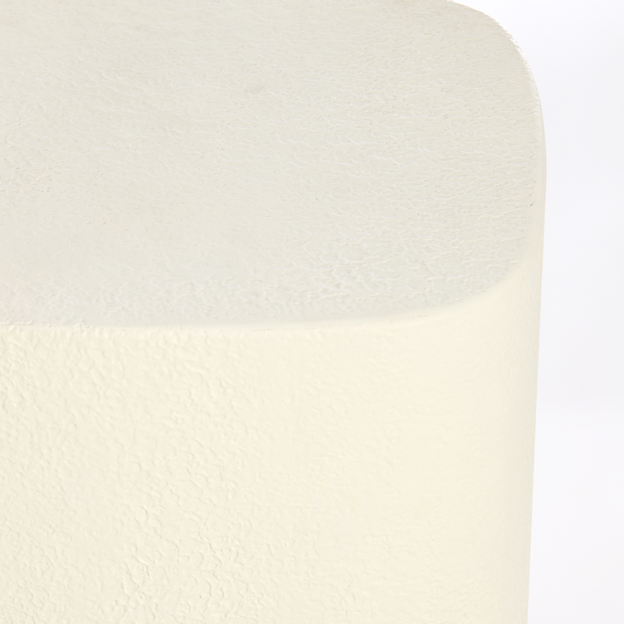 Kompakter Beistelltisch SEDDON in Creme und Holzbraun von Light &amp; Living, mit einer nachhaltigen Materialmischung.
