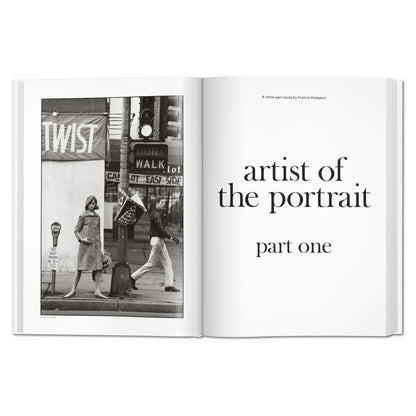 Momentaufnahme mit mehreren abgebildeten Personen
