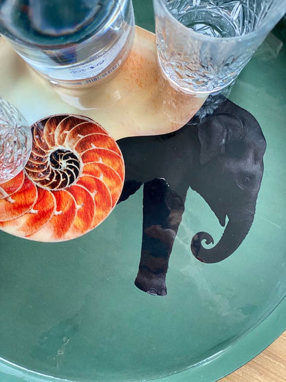 Tablett SHELLEPHANT von GANGZAI mit Elefant-Muschel-Design