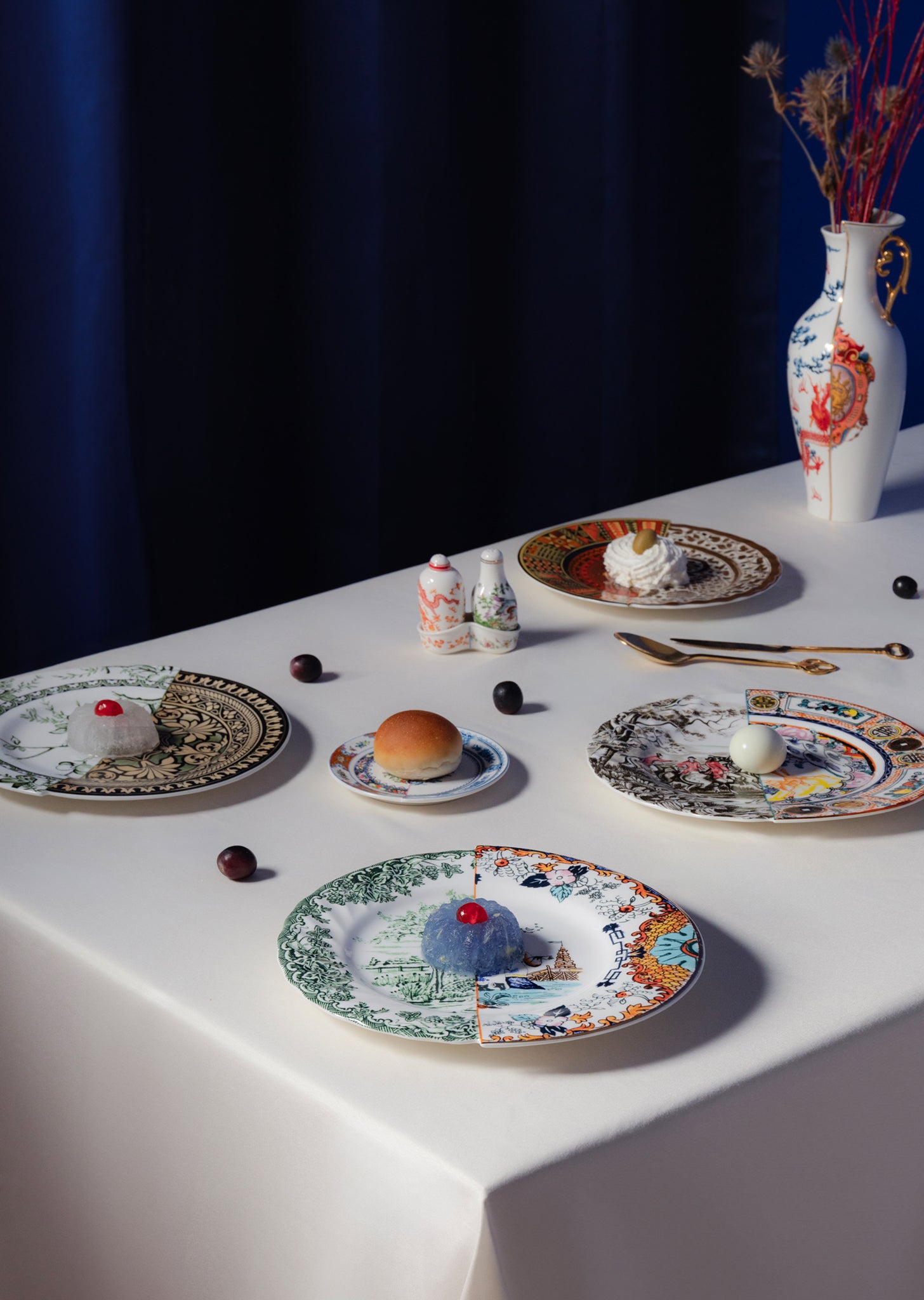 Essteller der Hybrid-Collection der Marke Seletti