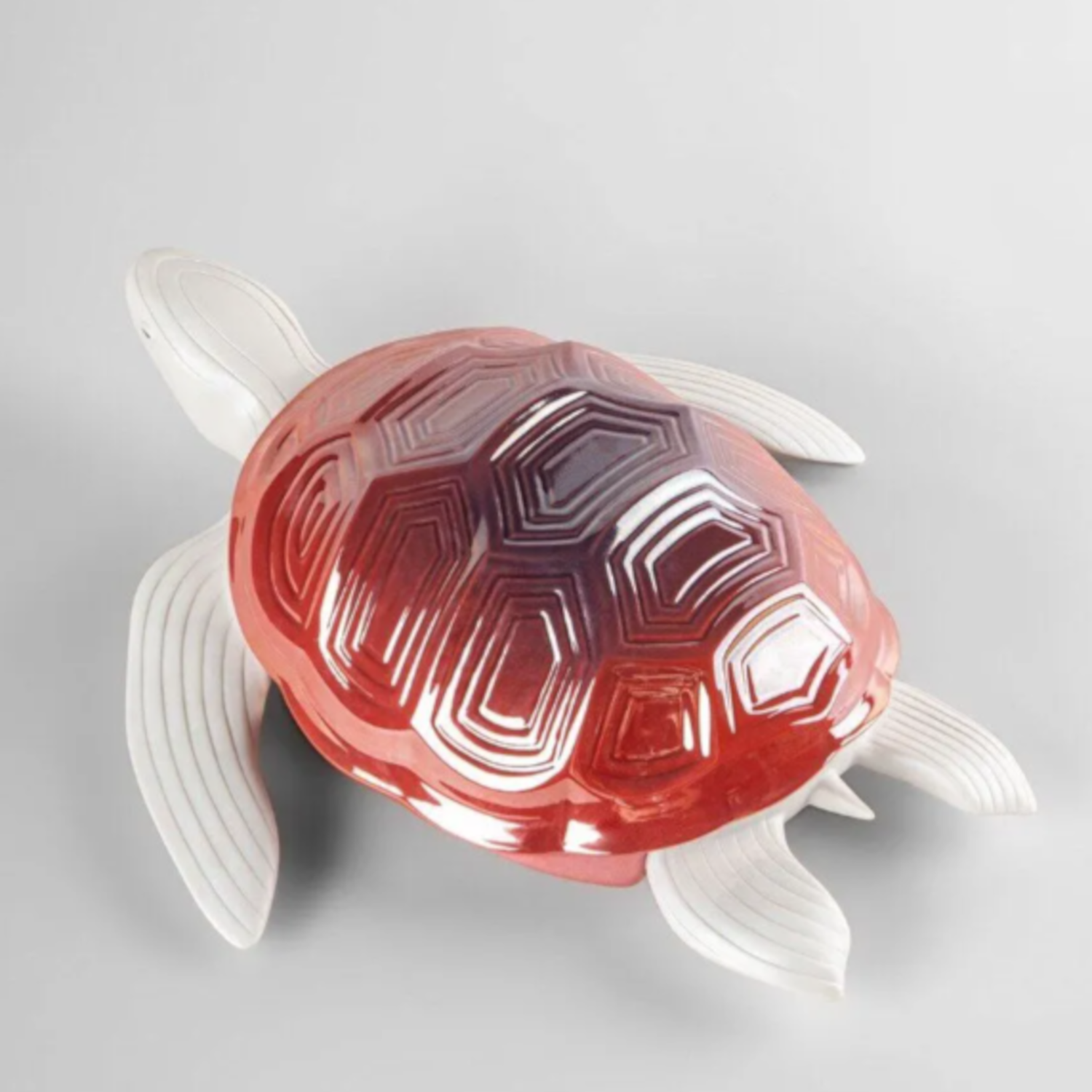 Hochwertige Skulptur einer stilisierten Schildkröte mit glänzender Glasur.