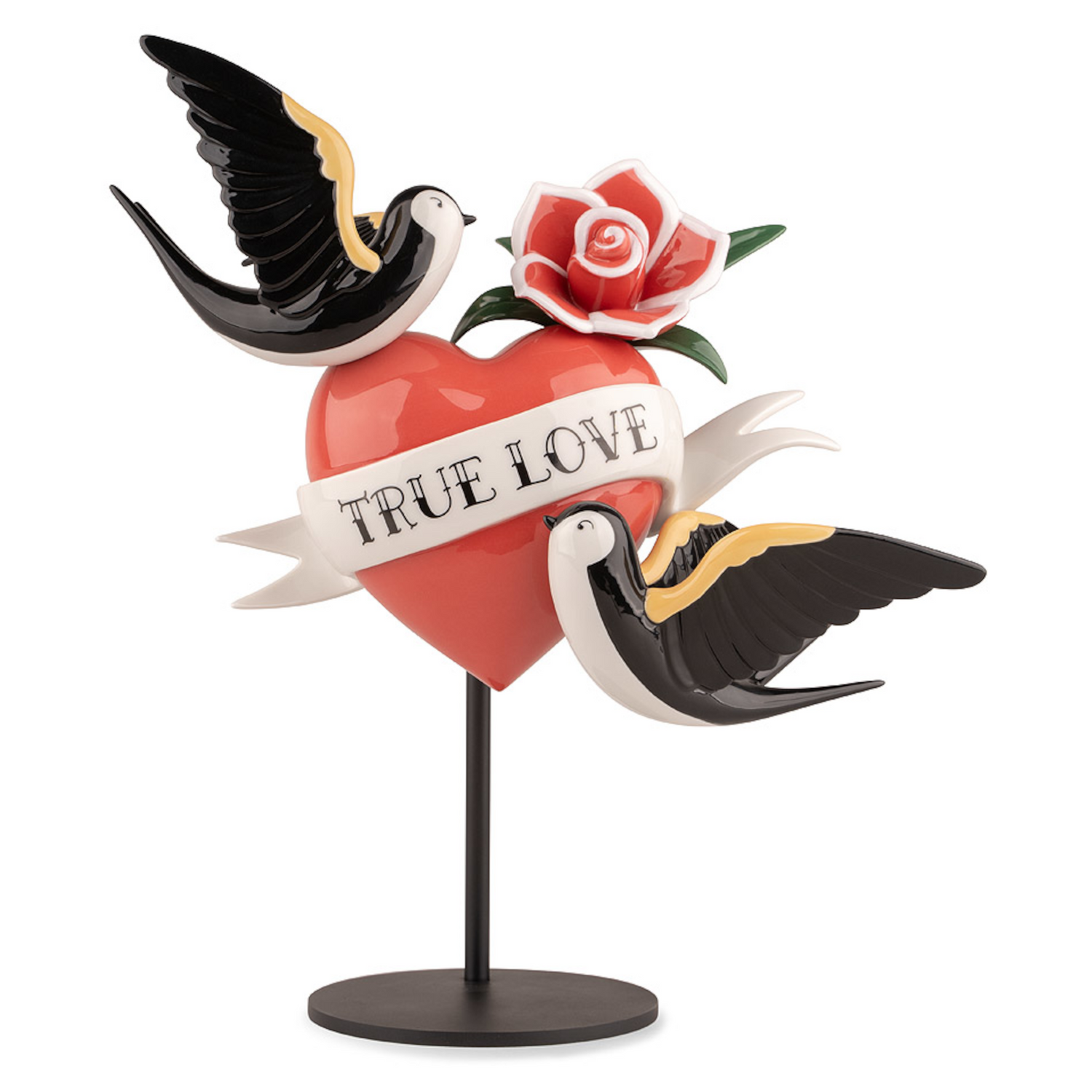 Porzellanfigur mit Herzmotiv und Schwalben, inspiriert von Tattoo-Kunst.