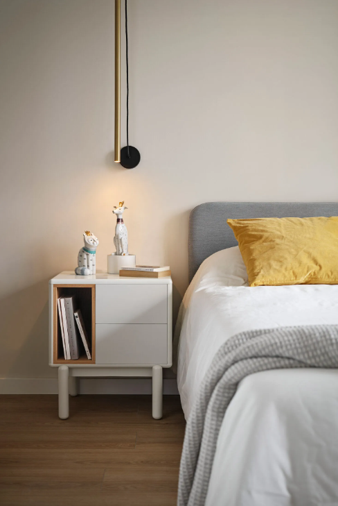 Zeitgenössische Katzenskulptur aus feinem Lladró Porzellan