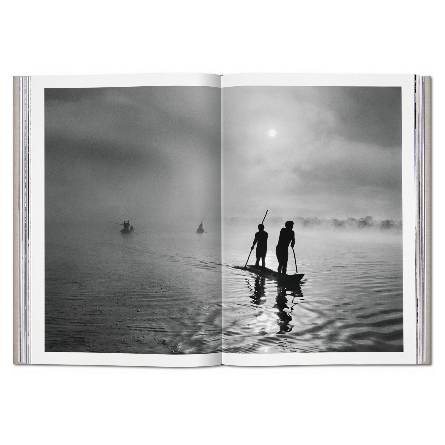 Exklusive Collector’s Edition Genesis von Sebastião Salgado mit über 700 großformatigen Schwarzweißaufnahmen
