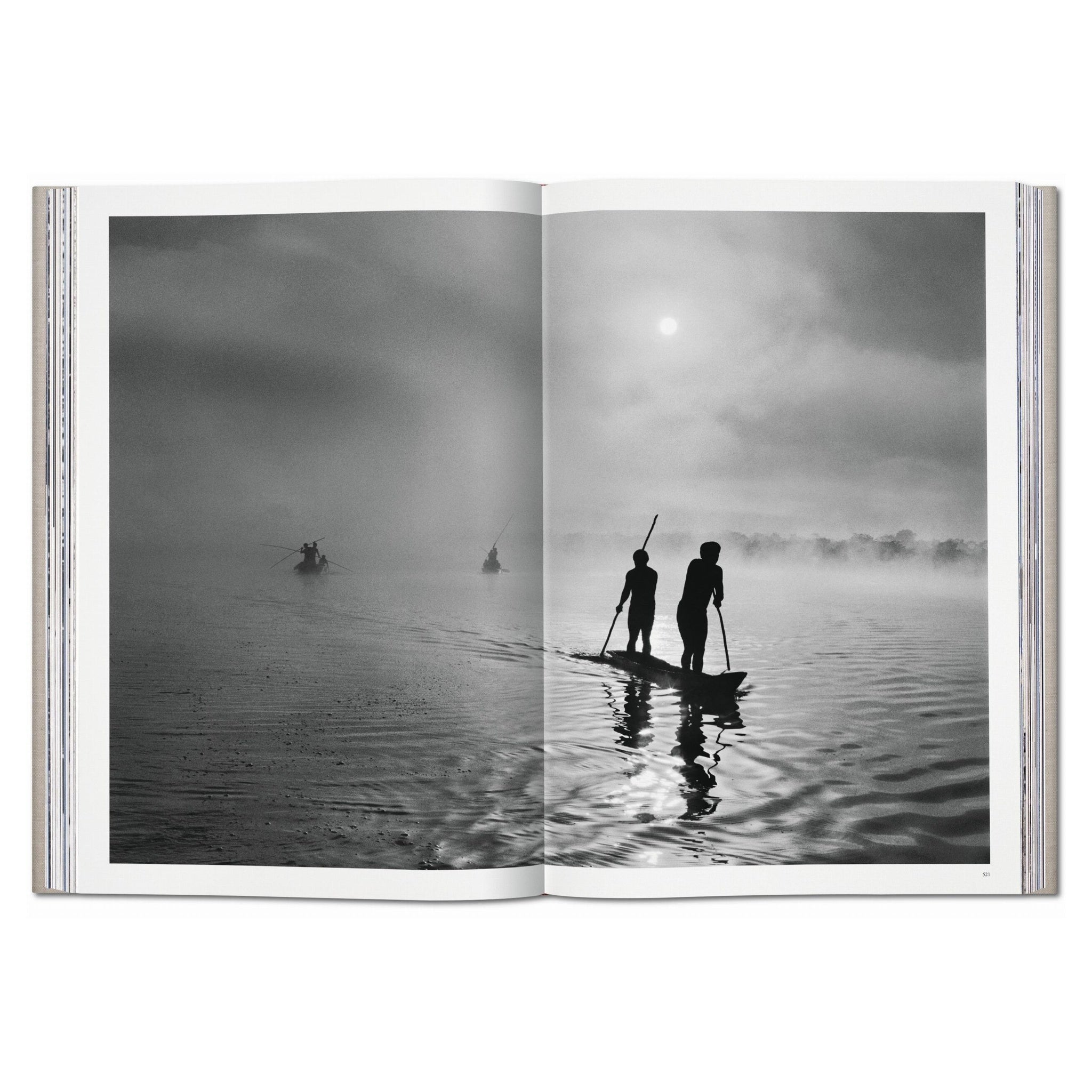 Exklusive Collector’s Edition Genesis von Sebastião Salgado mit über 700 großformatigen Schwarzweißaufnahmen
