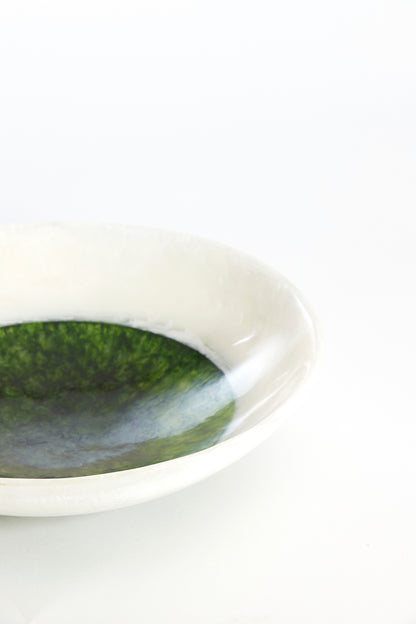 Große Design-Schale im modernen Weiß-Grün-Look