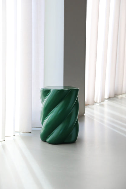 Grüner Hocker in Form von einem Marshmallow