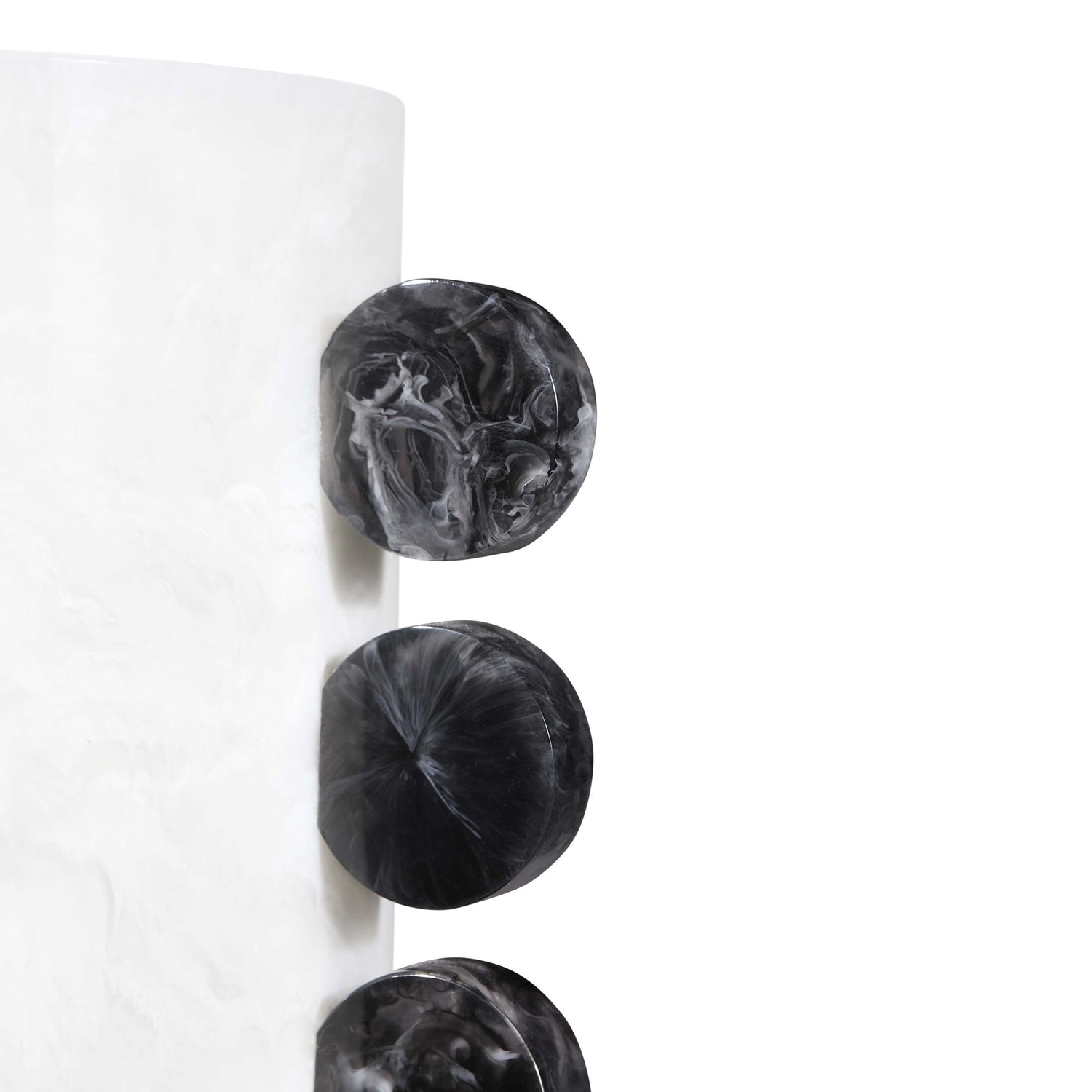 Künstlerische Vase für Sideboard und Wohnbereich.