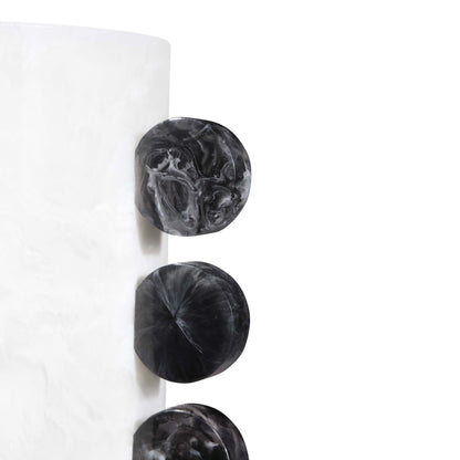 Künstlerische Vase für Sideboard und Wohnbereich.