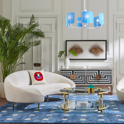 Dekokissen mit grafischem Lippenmotiv und strukturierter Stickerei von Jonathan Adler