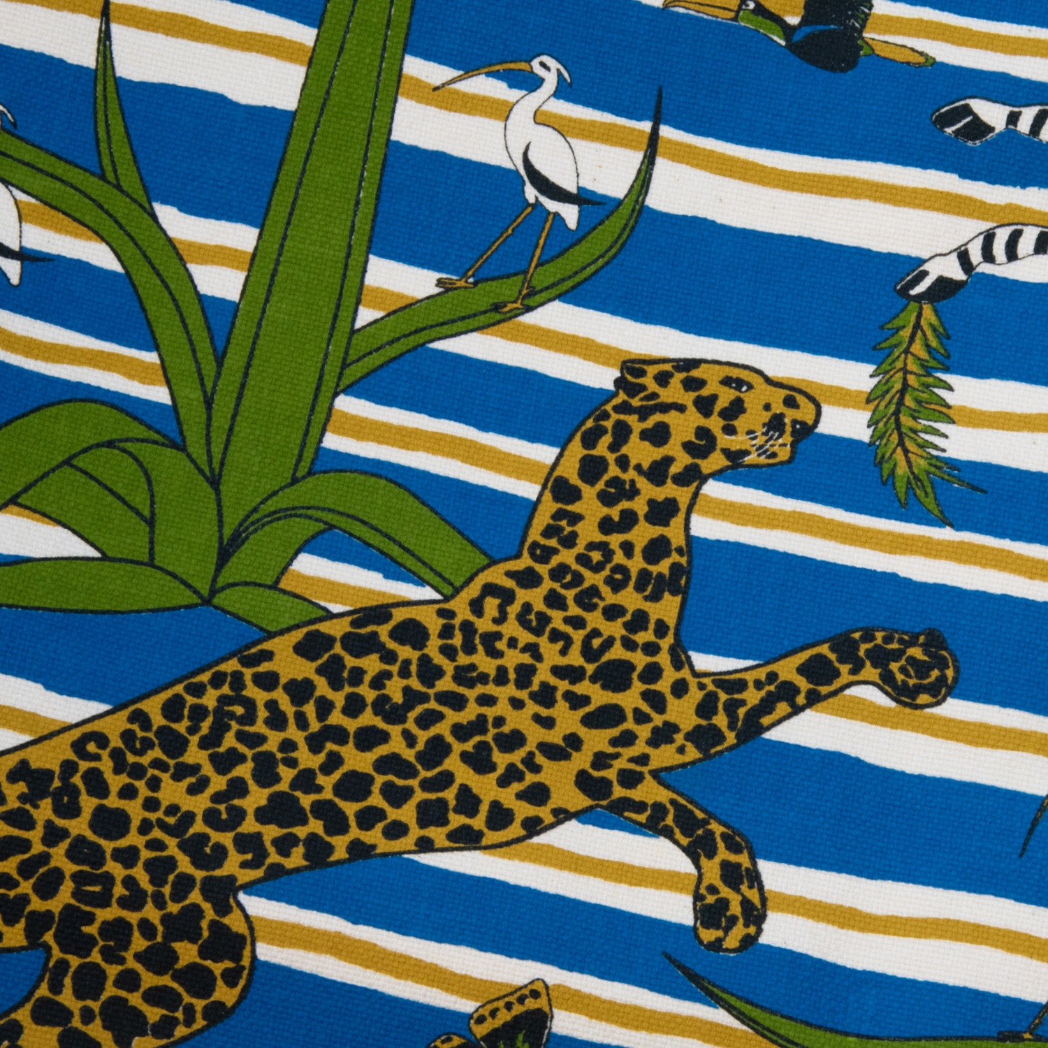 Nahaufnahme der Strandtasche Jungle Blue aus ägyptischer Baumwolle