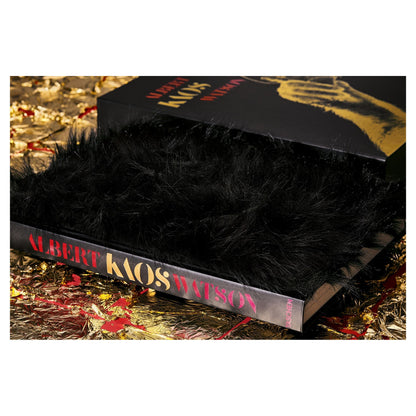 Luxuriöse Detailaufnahme des Hardcover-Bildbands Albert Watson Kaos Art Edition