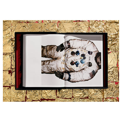 Detailansicht des ALBERT WATSON KAOS Buchs