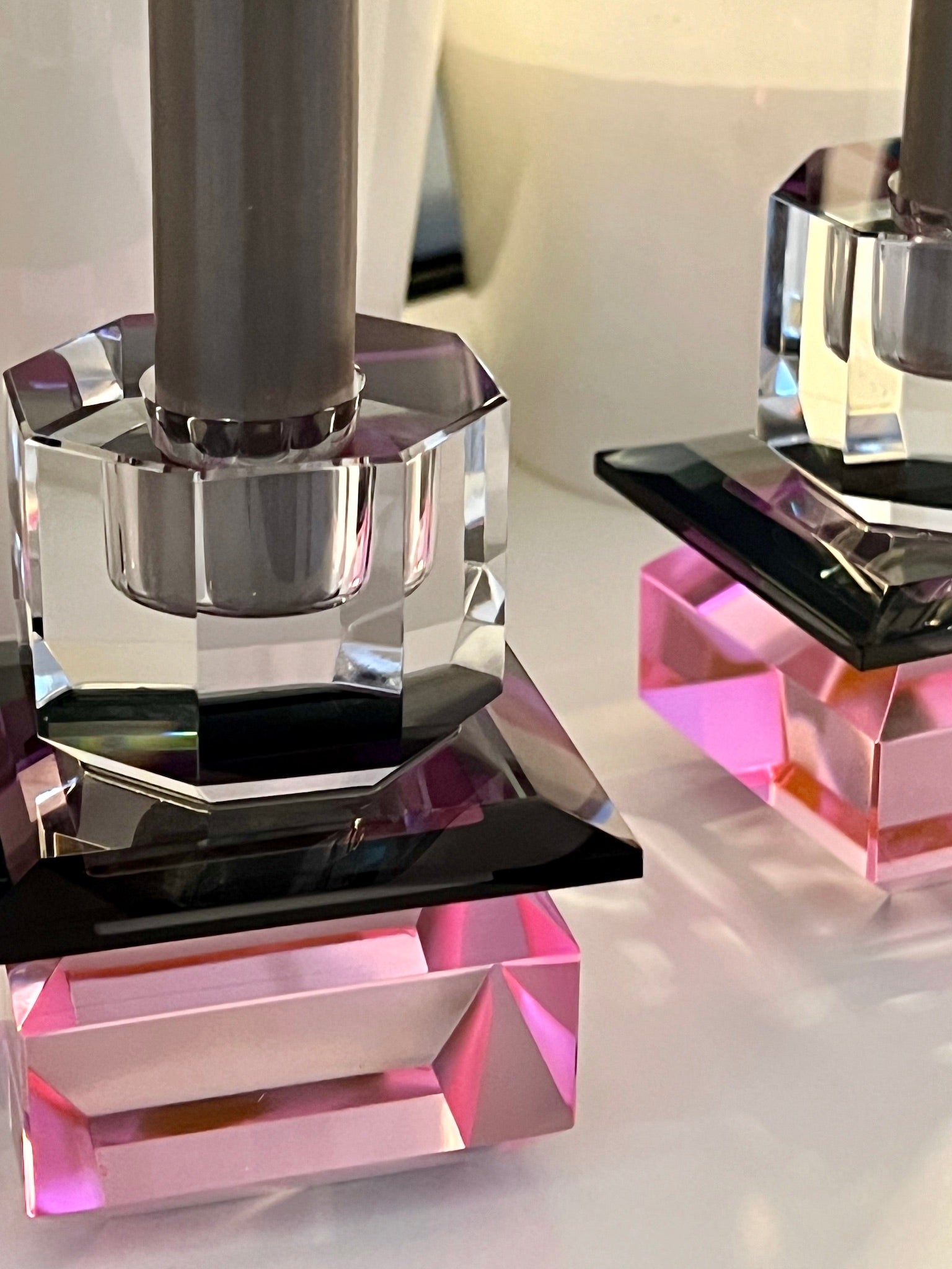 Soporte de cristal LUMINA en rosa/negro/transparente