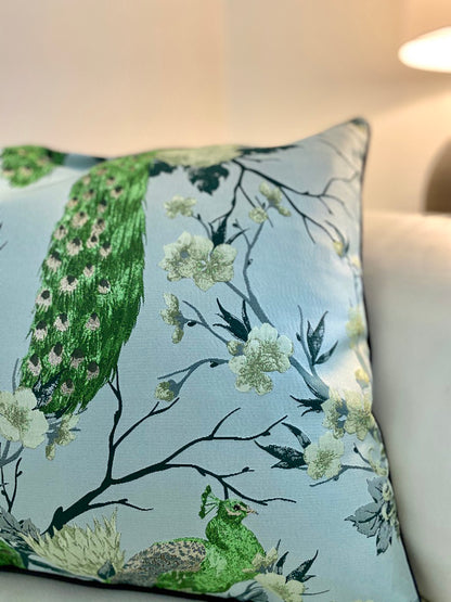 Dekokissen mit aufwendigen Details