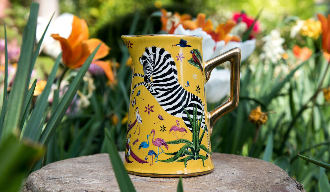 Kleine Karaffe „Jug Ceramic Sahara“ Jungle-Motiv in Geschenkbox