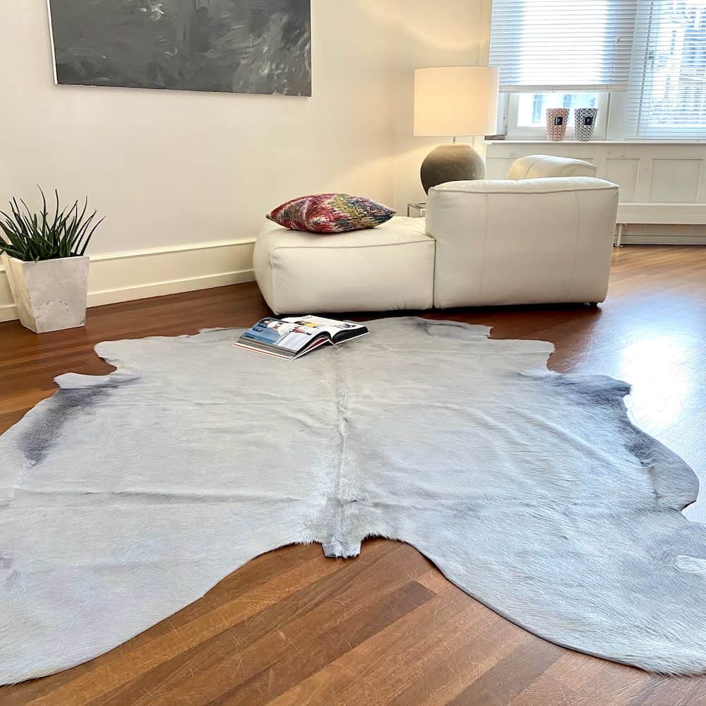 Kuhfell Teppich hell grau