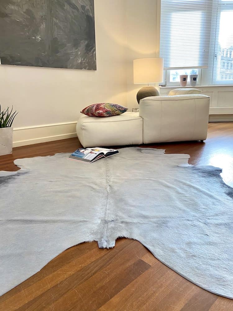Kuhfell Teppich hell grau