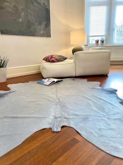 Kuhfell Teppich hell grau