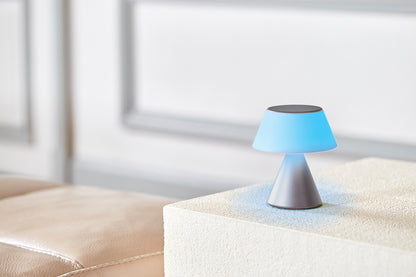 LED Tischleuchte LUMA M der marke Lexon