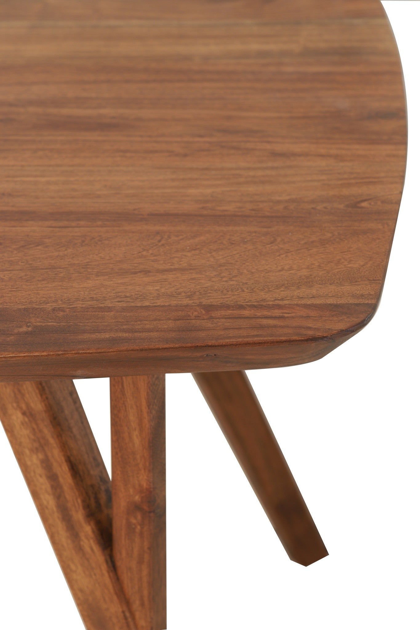 Großer Esstisch aus Holz mit schrägen Beinen