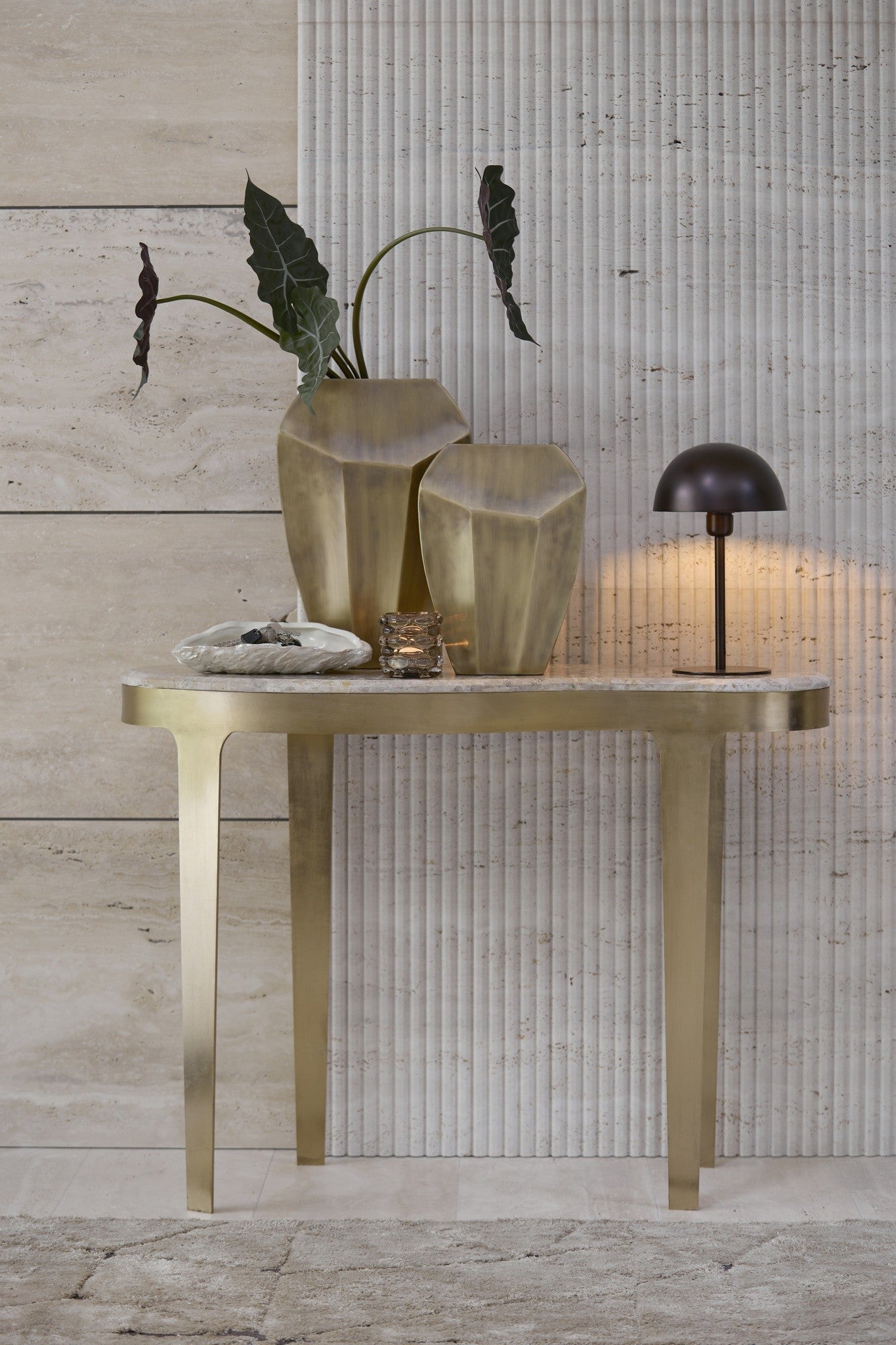 Konsolentisch in Taupe mit antik bronzefarbenem Gestell