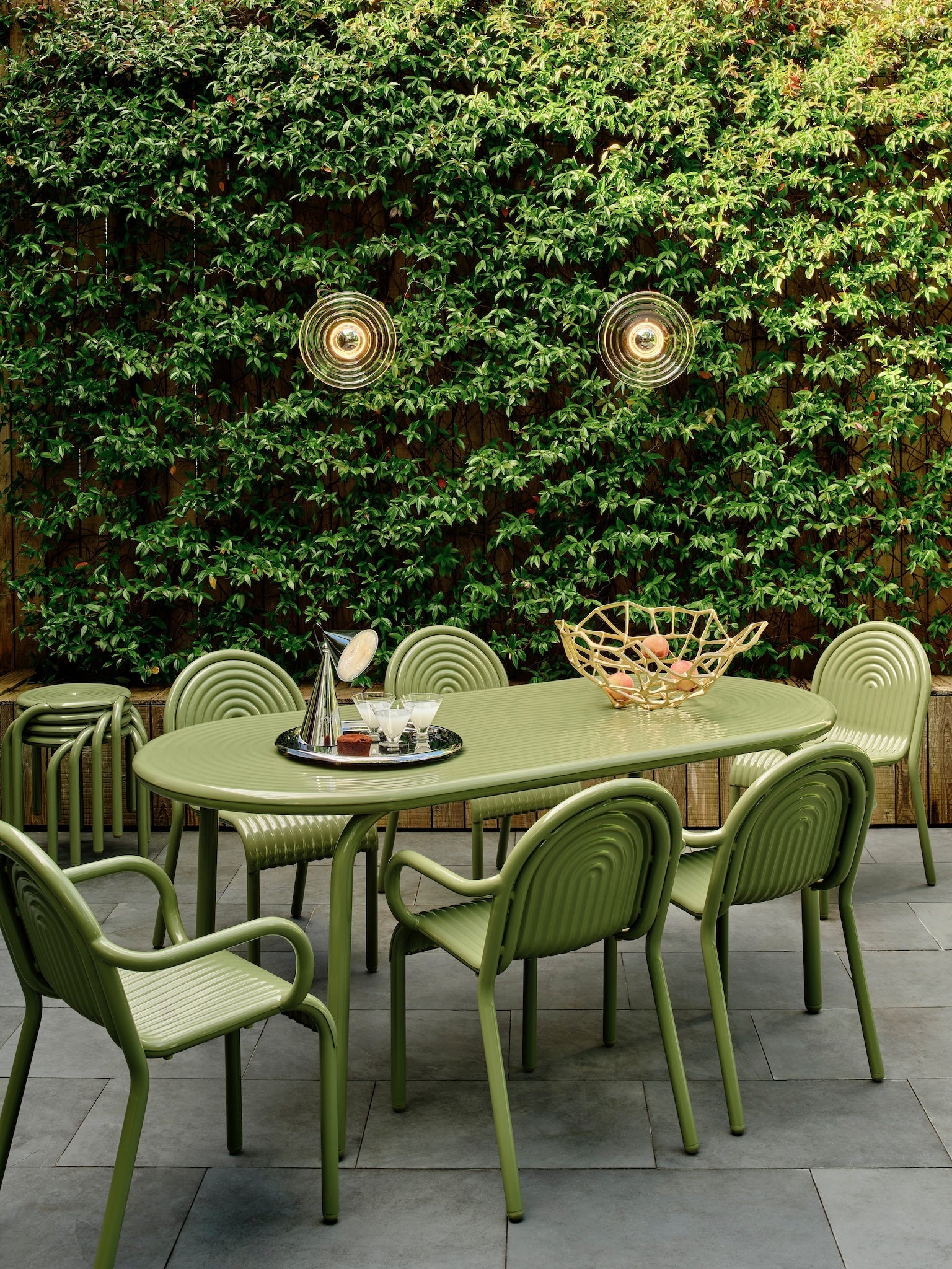 Outdoor Möbel und Leuchten von Tom Dixon