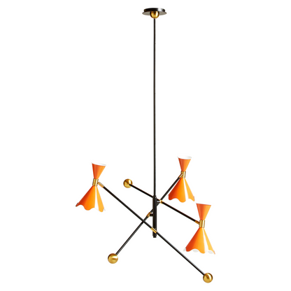 Orangefarbene Wandleuchte mit schwarzem Arm und Messingdetails.