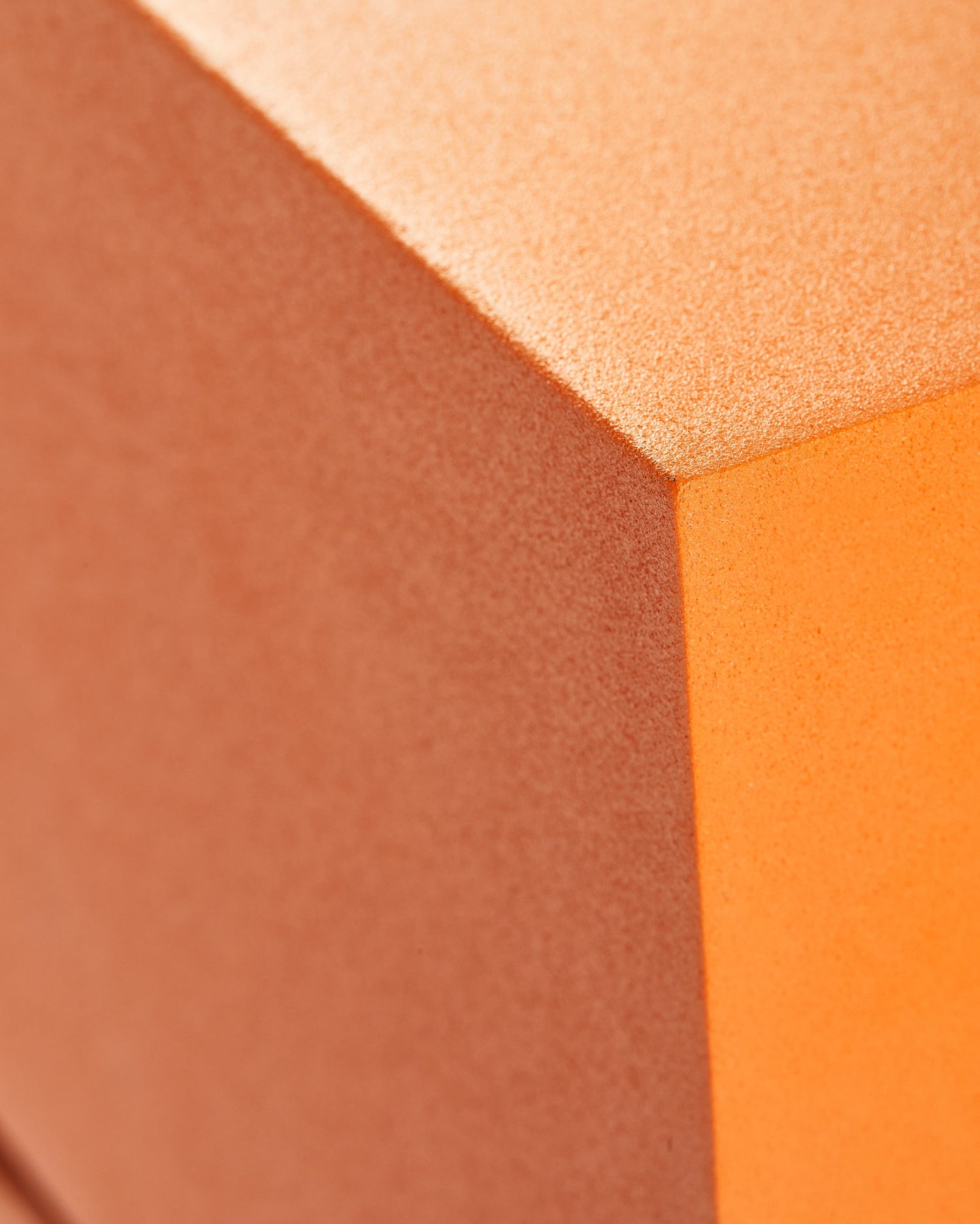 Geometrischer Beistelltisch von Polspotten aus Metall in Orange