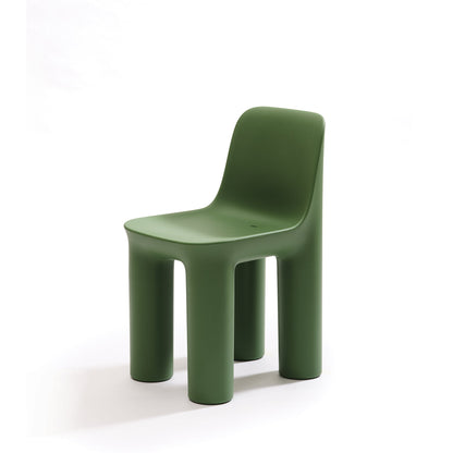 Outdoorstuhl TATA der Marke Qeeboo in balsam green