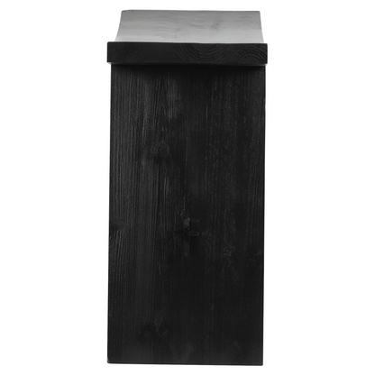 Holz-Hocker mit modernem Charakter und stabilem Stand