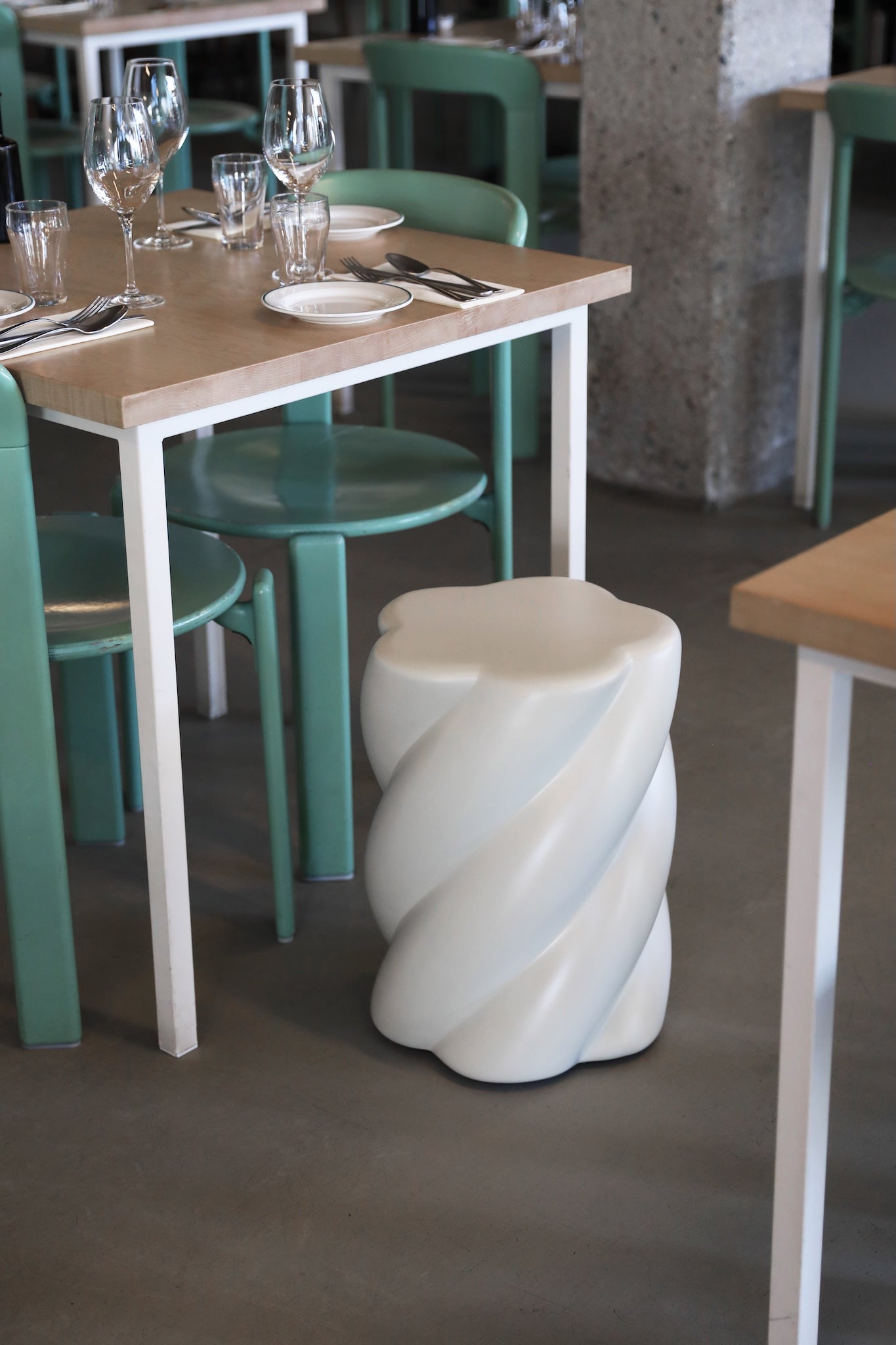 Restaurant Interior - Design Hocker Marshmallow in off-white
