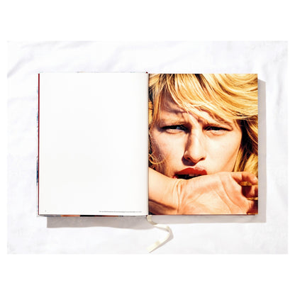 Künstlerischer Fotodruck von 1987 mit weicher Lichtführung und klassischem Design

