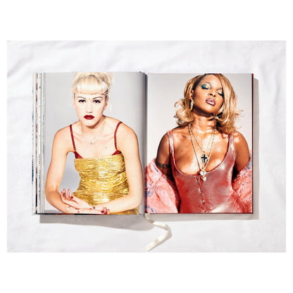 Limitierter Inkjet-Druck von Bettina Rheims in Schwarz-Weiß-Optik

