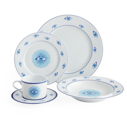 Eleganter Salatteller mit surrealistischen Augenmotiven
