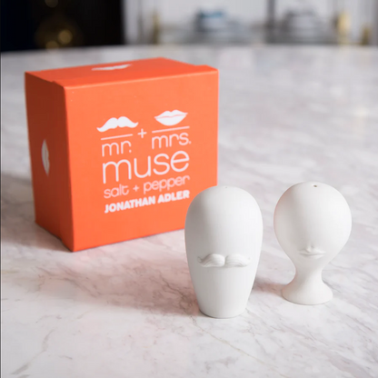 Salz- &amp; Pfefferstreuer Set MR &amp; MRS von Jonathan Adler