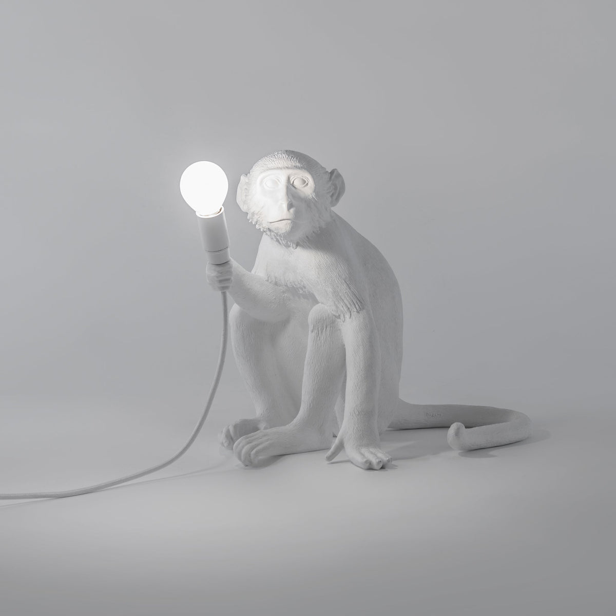 Seletti Affenlampe sitzend – Design von Marcantonio