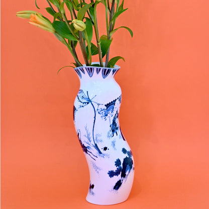 Geschwungene Vase mit fernöstlichem Dekor von Seletti