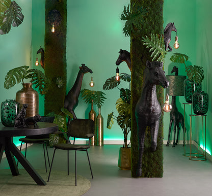 showroom-wohnzimmer-giraffen-leuchten
