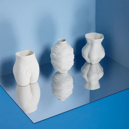 Moderne Porzellanvase im surrealistischen Design von Jonathan Adler