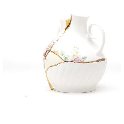 Kintsugi Vase aus Porzellan mit einzigartigen Goldfragmenten