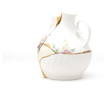 Kintsugi Vase aus Porzellan mit einzigartigen Goldfragmenten