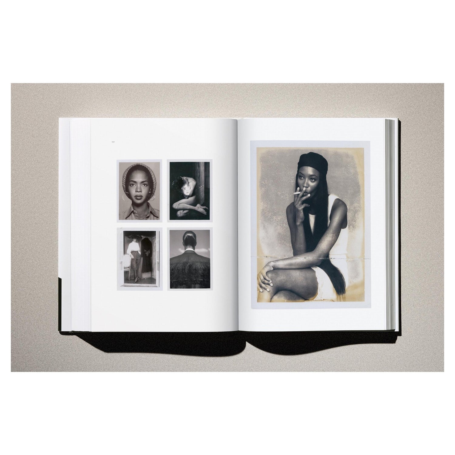 Architekturähnliche Anordnung des Buches für Produktfoto.