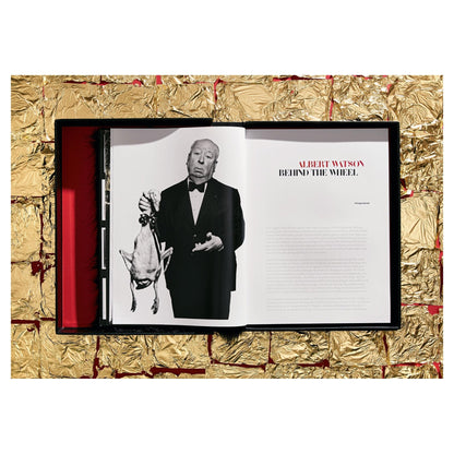 Cover der KAOS Collector’s Edition mit schwarzem Fellschuber und gold-schwarzem Design.