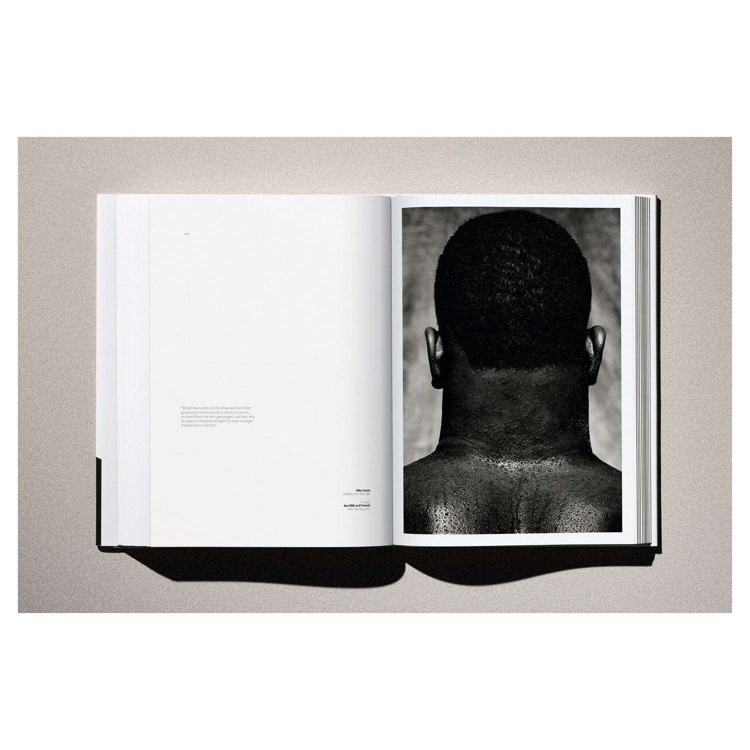 Präsentation des Art Editions Covers aus der Serie „Kaos“.