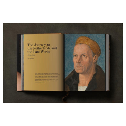 Goldgeprägter Dürer-Schriftzug auf dunklem Einband.