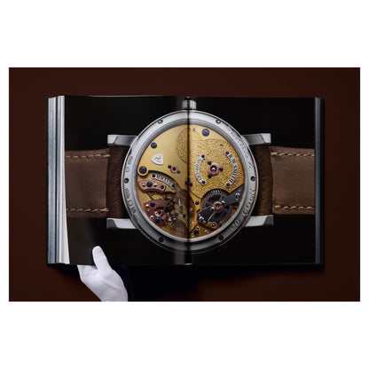 Die Collector’s Edition im edlen Leder-Schuber seitlich arrangiert.
